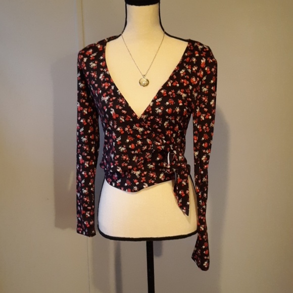 wild fable Tops - Wild fable floral crop top